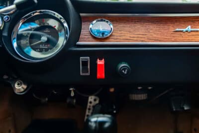 14万5600ドル（邦貨換算約約2300万円）で落札されたアルピーヌ「A110」（C）Courtesy of RM Sotheby's