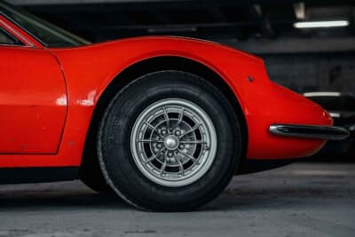 オークション終了に売却された「ディーノ 246GT」（C）Courtesy of Broad Arrow