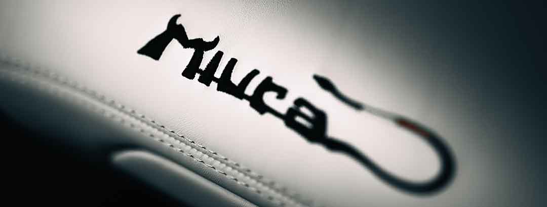 エンジンルームに大量の書類!? ランボルギーニ「ミウラ」発表時の意外すぎる秘話【ミウラ伝説】