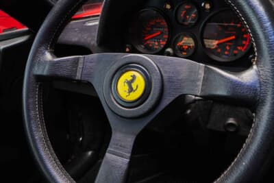 585万5000ユーロ(邦貨換算約10億7700万円)で落札されたフェラーリ「288 GTO」(C)Courtesy of RM Sotheby's