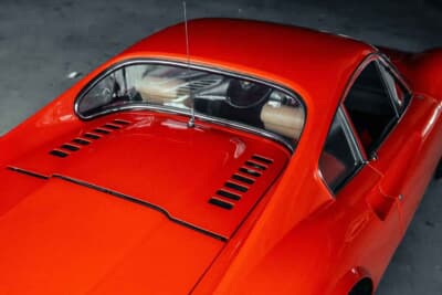 オークション終了に売却された「ディーノ 246GT」（C）Courtesy of Broad Arrow