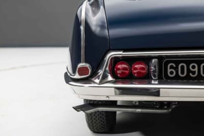 12万5000ユーロ〜15万ユーロ(邦貨換算約2290万円〜邦貨換算約2745万円)で現在も販売中のシトロエン「DSマジェスティ」(C)Bonhams