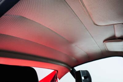 585万5000ユーロ(邦貨換算約10億7700万円)で落札されたフェラーリ「288 GTO」(C)Courtesy of RM Sotheby's