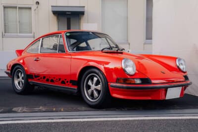 1973年式の911カレラRS（通称73カレラ）。空冷ポルシェの中でも市場価値の上昇が著しいモデルのひとつだが、当日は極上なコンデイションを保った個体が何台も展示してあった