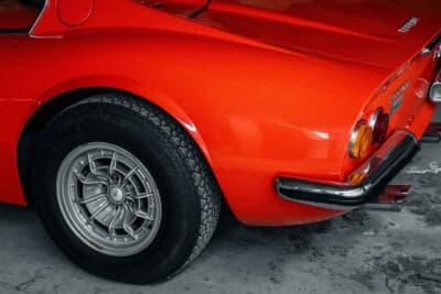 オークション終了に売却された「ディーノ 246GT」（C）Courtesy of Broad Arrow