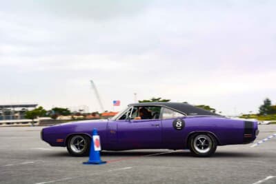 2日目のP.C.競技で奮闘する1970年式ダッジ チャージャー。第1回からの常連ドライバーによるさすがの腕前で、巨体を巧みに操る姿が非常に印象的だった