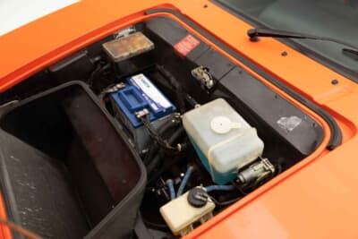 45万〜50万ユーロ（邦貨換算約8190万円〜約9100万円）で現在も販売中のBMW「M1」（C）Bonhams