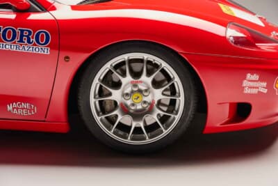 13万2250ユーロ（邦貨換算約2155万円）で落札されたフェラーリ「360チャレンジ」（C）Courtesy of RM Sotheby's