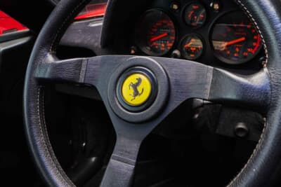 585万5000ユーロ(邦貨換算約10億7700万円)で落札されたフェラーリ「288 GTO」(C)Courtesy of RM Sotheby's