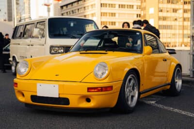 ポルシェをベースに独自のコンプリートカーを製造するドイツの自動車メーカー「RUF（ルーフ）」のCTR ライトウェイトバージョン。生産台数わずか30台の希少車だ