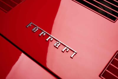 585万5000ユーロ(邦貨換算約10億7700万円)で落札されたフェラーリ「288 GTO」(C)Courtesy of RM Sotheby's