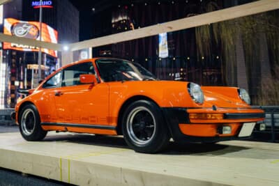 911 3.0Lターボ（930）。930ターボとして日本で最初に納車された記念すべき個体が展示されていた