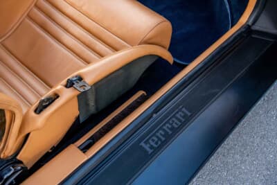 33万5000ドル（邦貨換算約5259万5000円）で落札されたフェラーリ「348セリエ・スペチアーレ」（C）Courtesy of RM Sotheby's