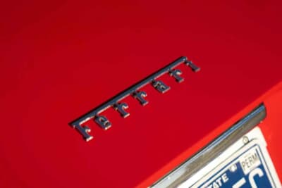 58万8000ドル(邦貨換算約9290万円)で落札されたフェラーリ「365 GTB/4 デイトナ」(C)Courtesy of Broad Arrow