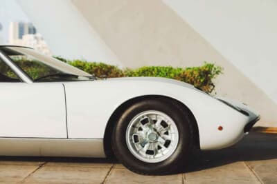 215万ドル（邦貨換算約3億3755万円）で落札されたランボルギーニ「ミウラP400」（C）Courtesy of Broad Arrow