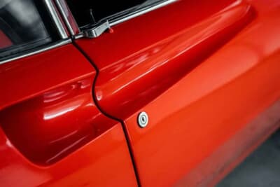 オークション終了に売却された「ディーノ 246GT」（C）Courtesy of Broad Arrow