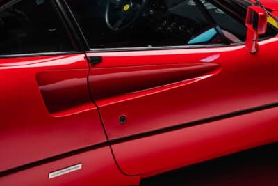 585万5000ユーロ(邦貨換算約10億7700万円)で落札されたフェラーリ「288 GTO」(C)Courtesy of RM Sotheby's