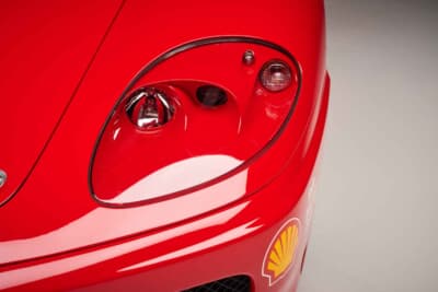 13万2250ユーロ（邦貨換算約2155万円）で落札されたフェラーリ「360チャレンジ」（C）Courtesy of RM Sotheby's