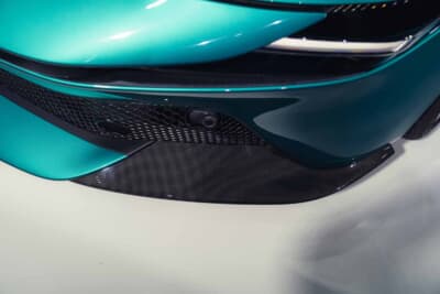 フェラーリ アマルフィ スパイダー：カーボン地がスポーティーさを匂わせる良いアクセントになっている