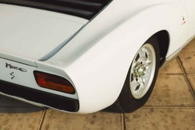 215万ドル（邦貨換算約3億3755万円）で落札されたランボルギーニ「ミウラP400」（C）Courtesy of Broad Arrow