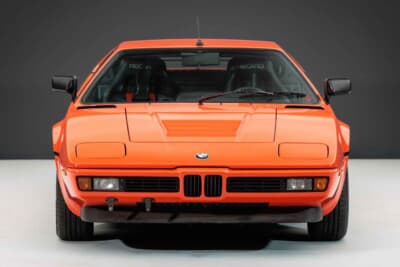 45万〜50万ユーロ（邦貨換算約8190万円〜約9100万円）で現在も販売中のBMW「M1」（C）Bonhams