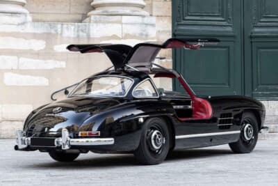129万9500ユーロ(邦貨換算約約2億3780万円)で落札されたメルセデス ベンツ「300 SL」(C)Bonhams