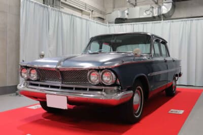 もう1台はプリンス「グロリア スーパー6 41型」が展示されていた。これら2台の展示は、福岡県久留米市にある私設博物館「セピアコレクション」の協力によるもの