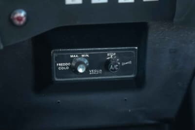 58万8000ドル(邦貨換算約9290万円)で落札されたフェラーリ「365 GTB/4 デイトナ」(C)Courtesy of Broad Arrow