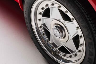 585万5000ユーロ(邦貨換算約10億7700万円)で落札されたフェラーリ「288 GTO」(C)Courtesy of RM Sotheby's