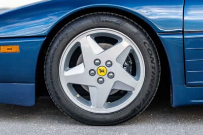 33万5000ドル（邦貨換算約5259万5000円）で落札されたフェラーリ「348セリエ・スペチアーレ」（C）Courtesy of RM Sotheby's