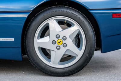 33万5000ドル（邦貨換算約5259万5000円）で落札されたフェラーリ「348セリエ・スペチアーレ」（C）Courtesy of RM Sotheby's