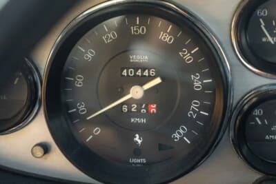 58万8000ドル(邦貨換算約9290万円)で落札されたフェラーリ「365 GTB/4 デイトナ」(C)Courtesy of Broad Arrow