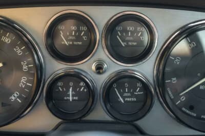 58万8000ドル(邦貨換算約9290万円)で落札されたフェラーリ「365 GTB/4 デイトナ」(C)Courtesy of Broad Arrow