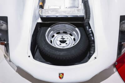 140万ドル（邦貨換算約2億2260万円）で現在も販売中のポルシェ「906」（C）Courtesy of RM Sotheby's