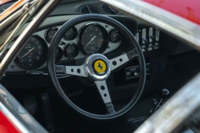 58万8000ドル(邦貨換算約9290万円)で落札されたフェラーリ「365 GTB/4 デイトナ」(C)Courtesy of Broad Arrow