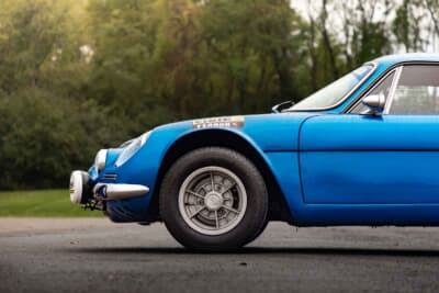 14万5600ドル（邦貨換算約約2300万円）で落札されたアルピーヌ「A110」（C）Courtesy of RM Sotheby's