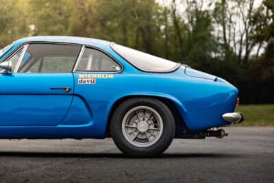 14万5600ドル（邦貨換算約約2300万円）で落札されたアルピーヌ「A110」（C）Courtesy of RM Sotheby's