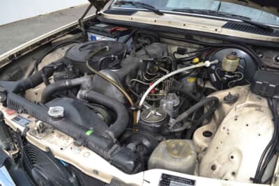 長距離走行を得意とし、世界中で圧倒的な支持を集めた画期的な直列5気筒カプセルディーゼルエンジン