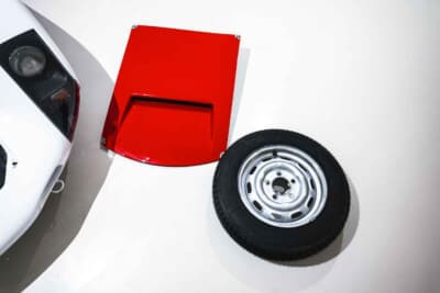 140万ドル（邦貨換算約2億2260万円）で現在も販売中のポルシェ「906」（C）Courtesy of RM Sotheby's