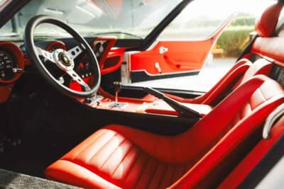 215万ドル（邦貨換算約3億3755万円）で落札されたランボルギーニ「ミウラP400」（C）Courtesy of Broad Arrow