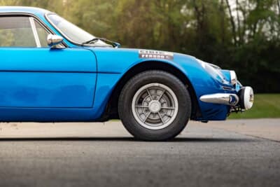 14万5600ドル（邦貨換算約約2300万円）で落札されたアルピーヌ「A110」（C）Courtesy of RM Sotheby's