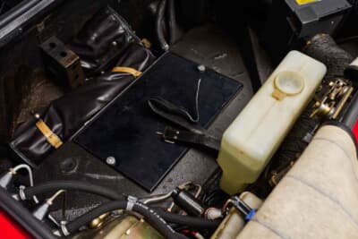 585万5000ユーロ(邦貨換算約10億7700万円)で落札されたフェラーリ「288 GTO」(C)Courtesy of RM Sotheby's