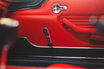 215万ドル（邦貨換算約3億3755万円）で落札されたランボルギーニ「ミウラP400」（C）Courtesy of Broad Arrow