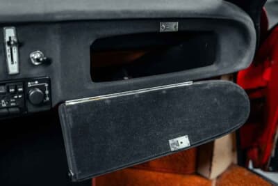 オークション終了に売却された「ディーノ 246GT」（C）Courtesy of Broad Arrow