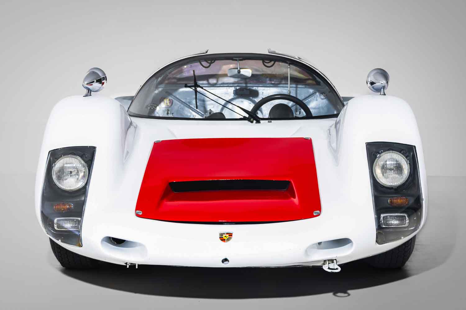 Exploring the Value of the Porsche 906: The Air-Cooled Carrera 6 Dominating the Racing World!
