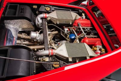 585万5000ユーロ(邦貨換算約10億7700万円)で落札されたフェラーリ「288 GTO」(C)Courtesy of RM Sotheby's