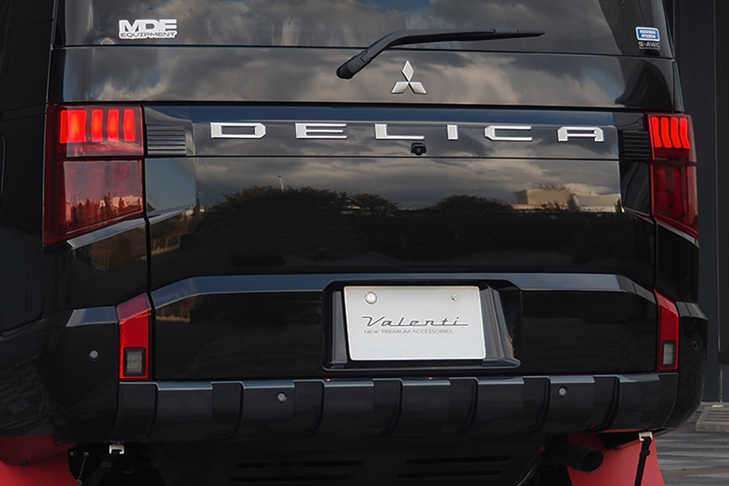 Keyless Activated Animated LED Tail Lights for Mitsubishi Delica D:5 by Valenti!