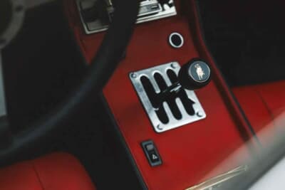 215万ドル（邦貨換算約3億3755万円）で落札されたランボルギーニ「ミウラP400」（C）Courtesy of Broad Arrow