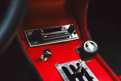 215万ドル（邦貨換算約3億3755万円）で落札されたランボルギーニ「ミウラP400」（C）Courtesy of Broad Arrow