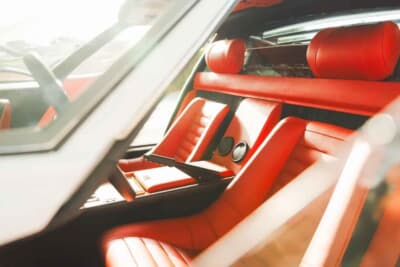 215万ドル（邦貨換算約3億3755万円）で落札されたランボルギーニ「ミウラP400」（C）Courtesy of Broad Arrow